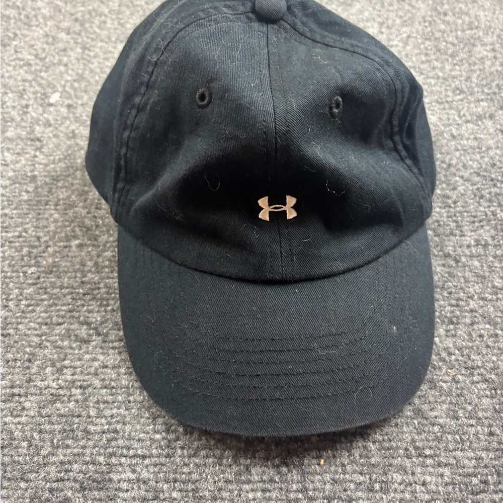 UNDER ARMOUR Women’s Black Adjustable Back Strap Baseball Cap Hat - OSFM